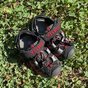 Vitike boy toddler size 9 black and red sandals